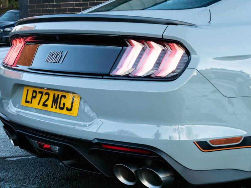 Ford Mustang   Registered:2022(72)