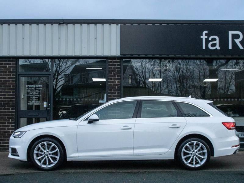 Audi A4 Avant   Registered:2019(19)