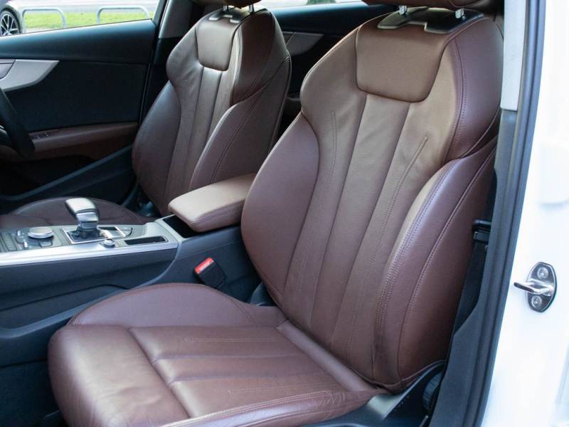 Audi A4 Avant   Registered:2019(19)