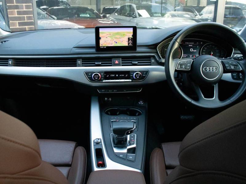 Audi A4 Avant   Registered:2019(19)