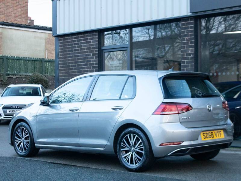 Volkswagen Golf   Registered:2018(68)