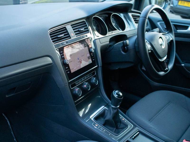 Volkswagen Golf   Registered:2018(68)