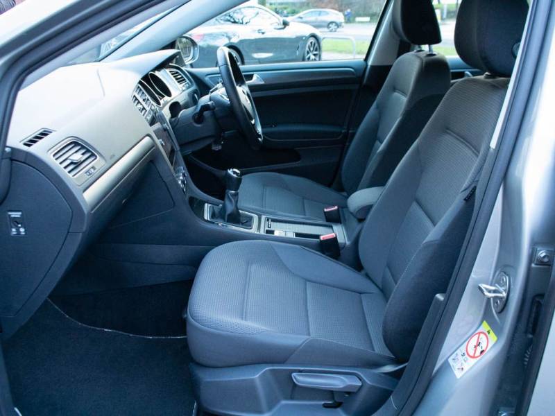 Volkswagen Golf   Registered:2018(68)