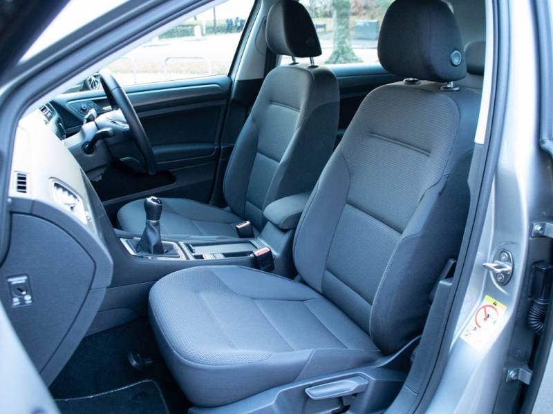 Volkswagen Golf   Registered:2018(68)