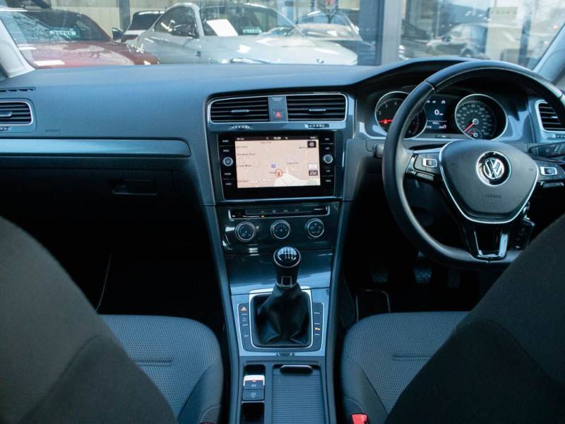 Volkswagen Golf   Registered:2018(68)