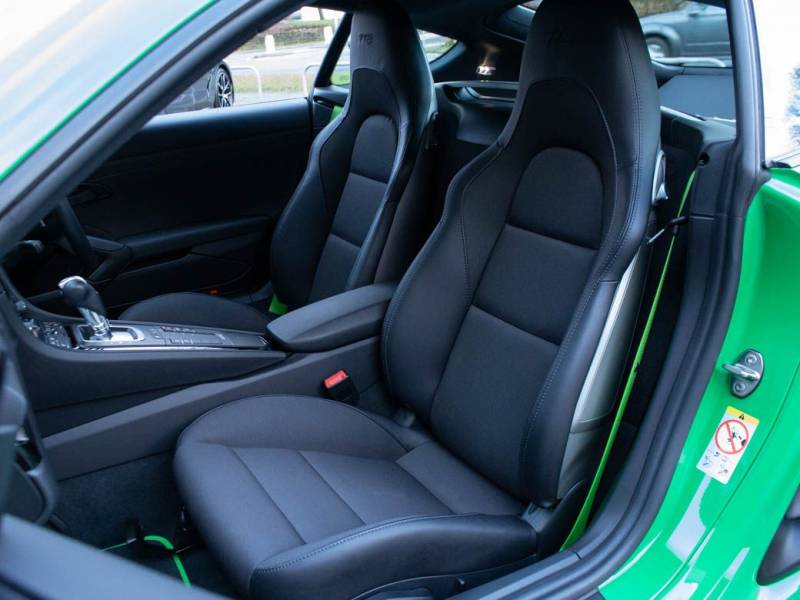 Porsche Cayman 718   Registered:2021(21)