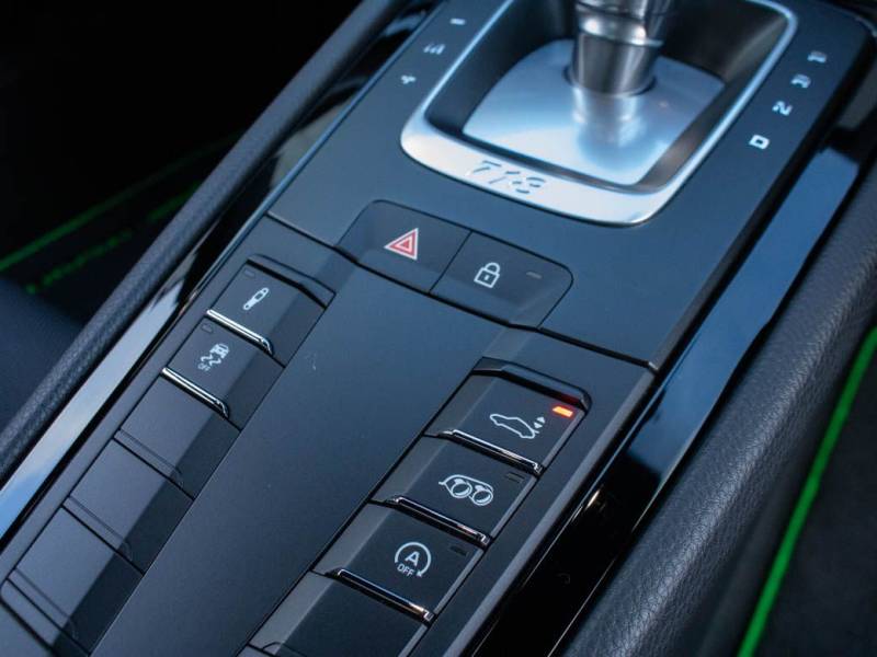 Porsche Cayman 718   Registered:2021(21)