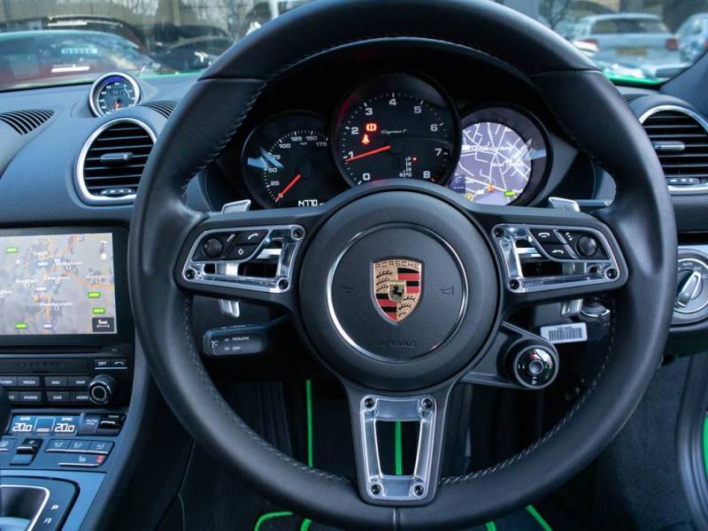 Porsche Cayman 718   Registered:2021(21)