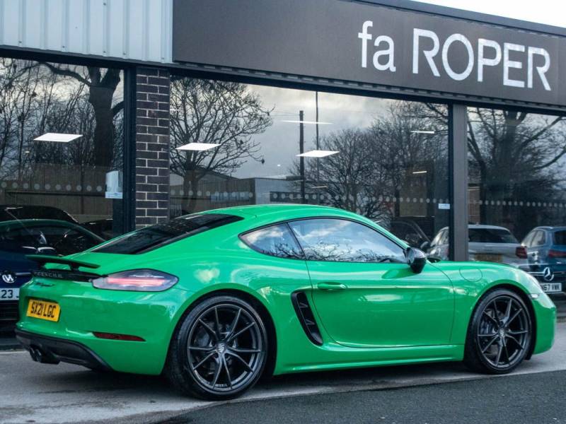 Porsche Cayman 718   Registered:2021(21)
