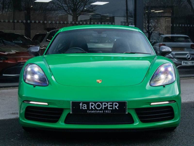 Porsche Cayman 718   Registered:2021(21)