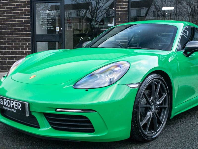 Porsche Cayman 718   Registered:2021(21)