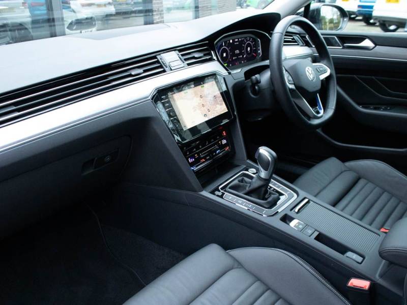 Volkswagen Passat   Registered:2021(71)