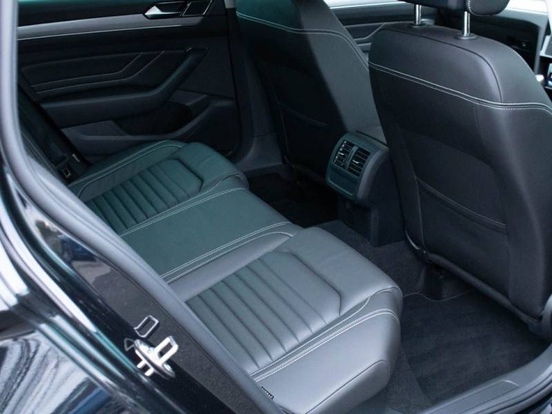 Volkswagen Passat   Registered:2021(71)