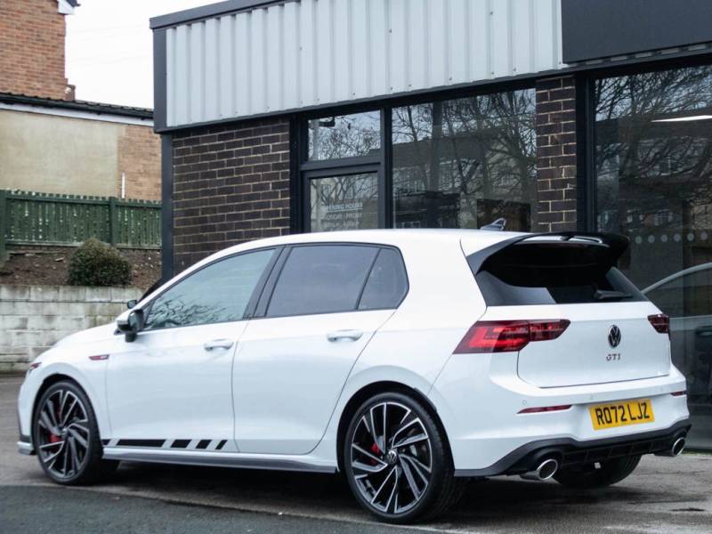 Volkswagen Golf   Registered:2023(72)