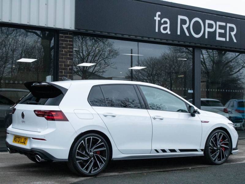 Volkswagen Golf   Registered:2023(72)