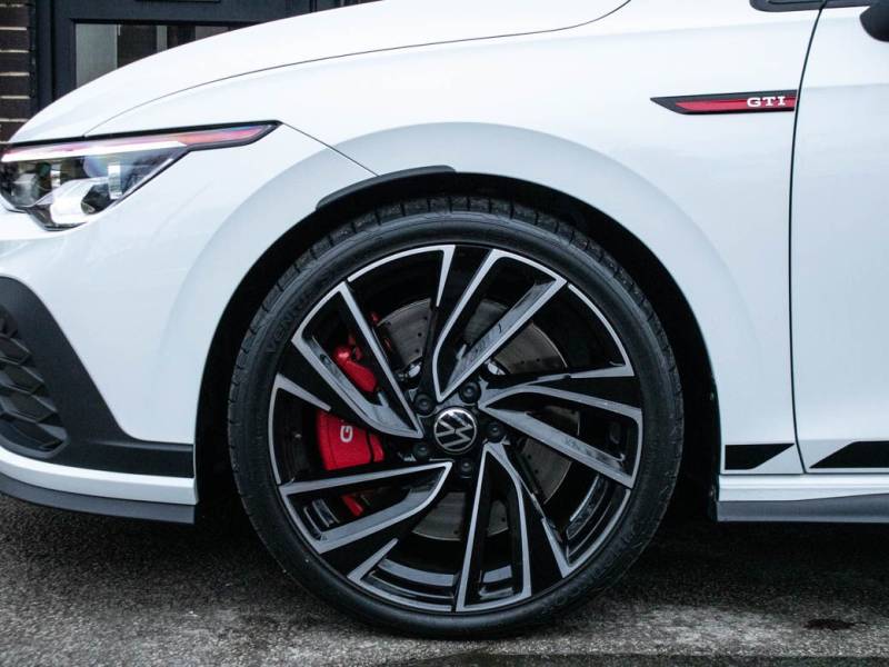 Volkswagen Golf   Registered:2023(72)