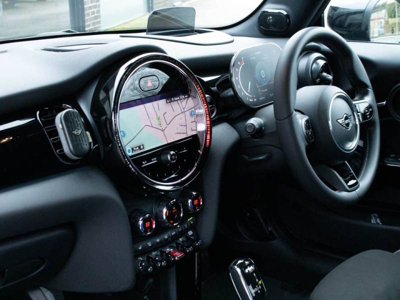 MINI Hatchback   Registered:2022(71)