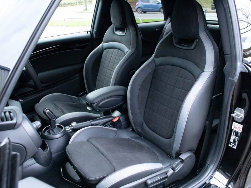 MINI Hatchback   Registered:2022(71)