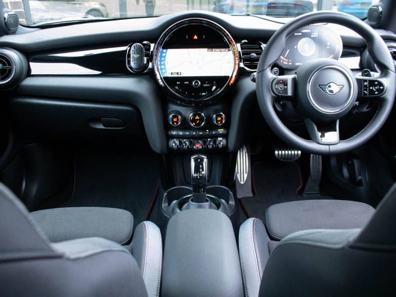 MINI Hatchback   Registered:2022(71)