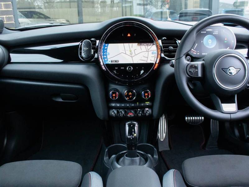 MINI Hatchback   Registered:2022(71)