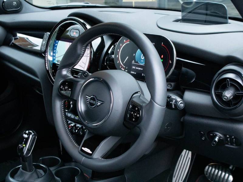 MINI Hatchback   Registered:2022(71)