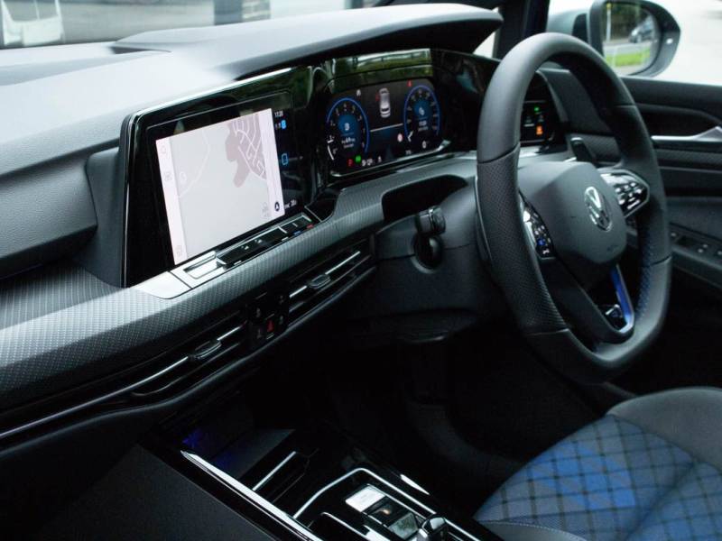 Volkswagen Golf   Registered:2023(23)