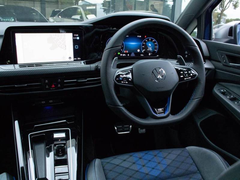 Volkswagen Golf   Registered:2023(23)