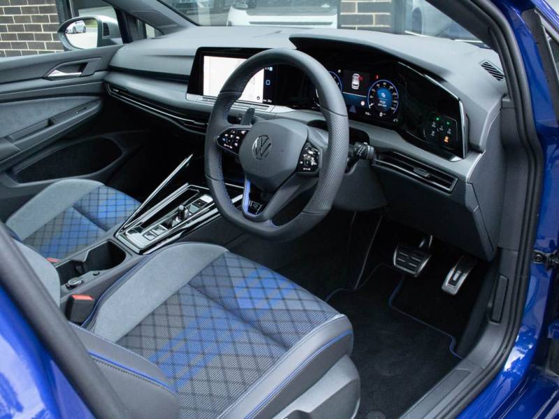 Volkswagen Golf   Registered:2023(23)