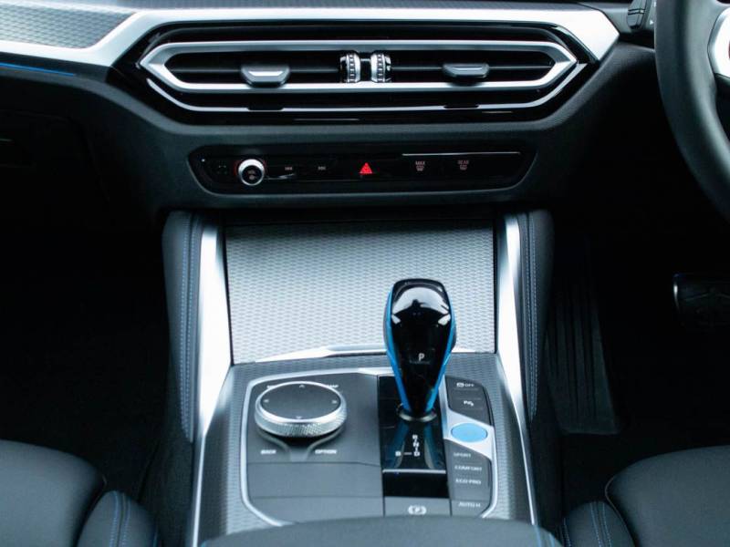 BMW I4   Registered:2022(72)