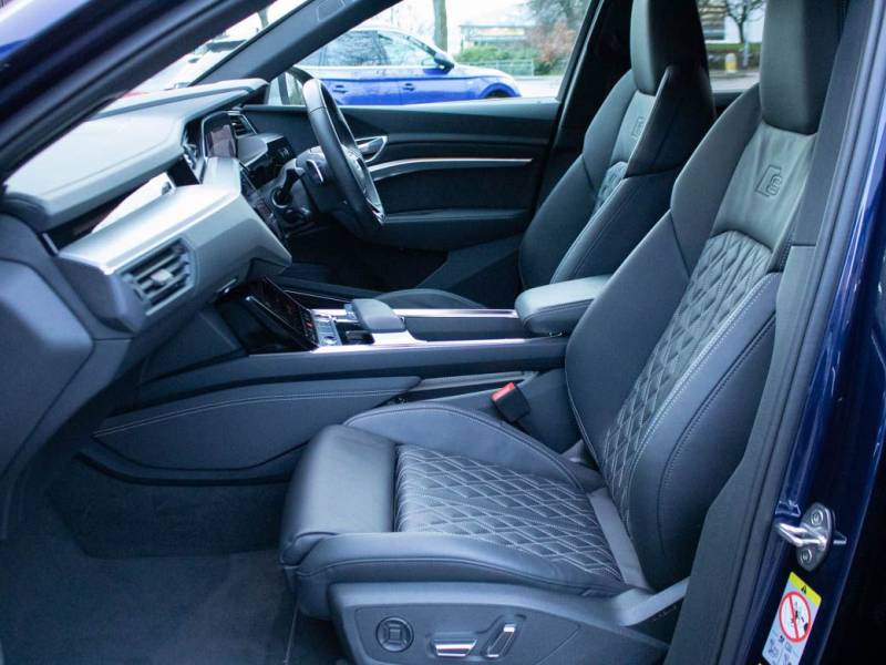 Audi E Tron   Registered:2022(22)