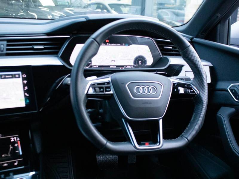 Audi E Tron   Registered:2022(22)