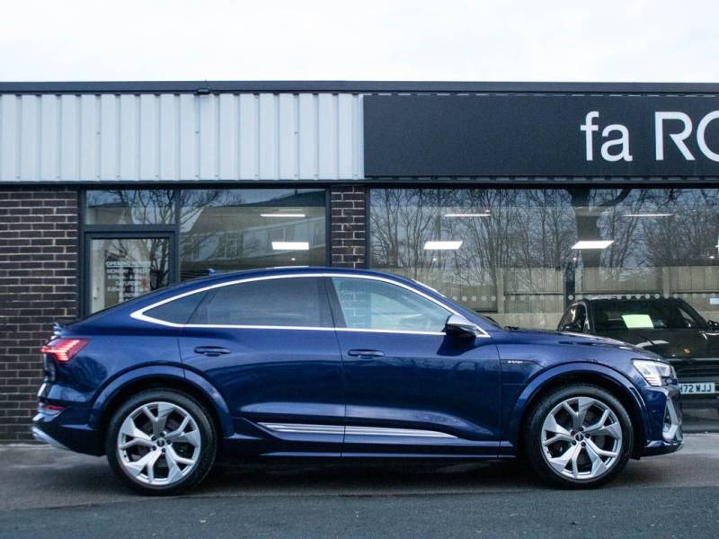 Audi E Tron   Registered:2022(22)