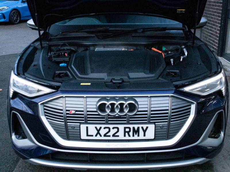 Audi E Tron   Registered:2022(22)