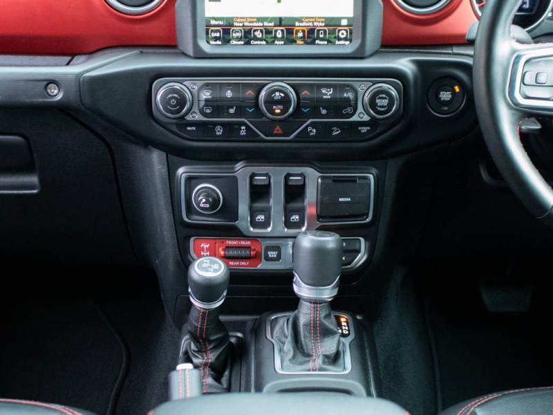 Jeep Wrangler   Registered:2020(70)