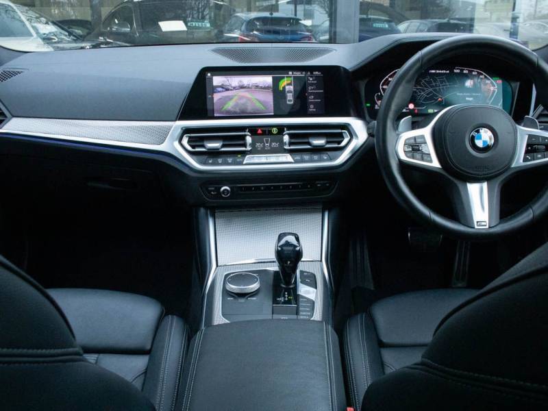 BMW 3 Series   Registered:2020(70)