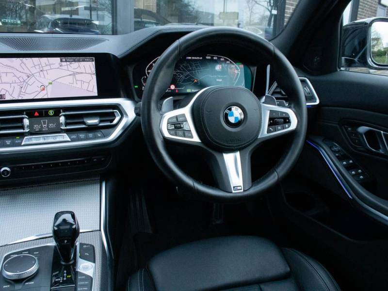 BMW 3 Series   Registered:2020(70)