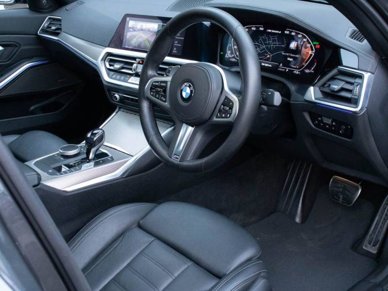 BMW 3 Series   Registered:2020(70)