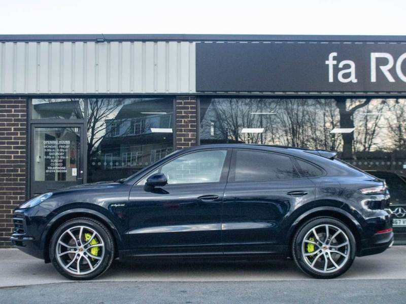 Porsche Cayenne   Registered:2020(70)