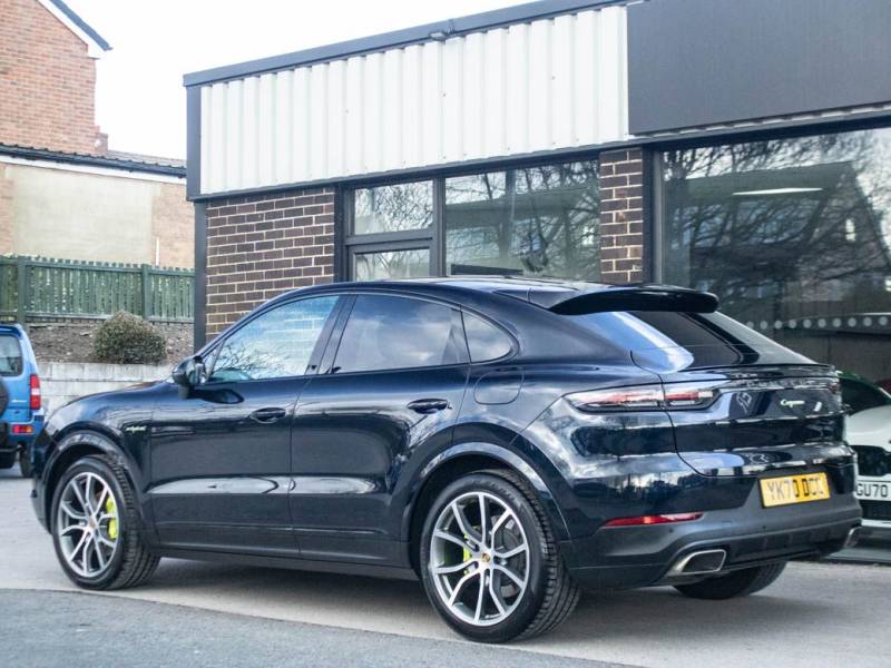 Porsche Cayenne   Registered:2020(70)
