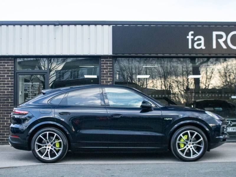 Porsche Cayenne   Registered:2020(70)