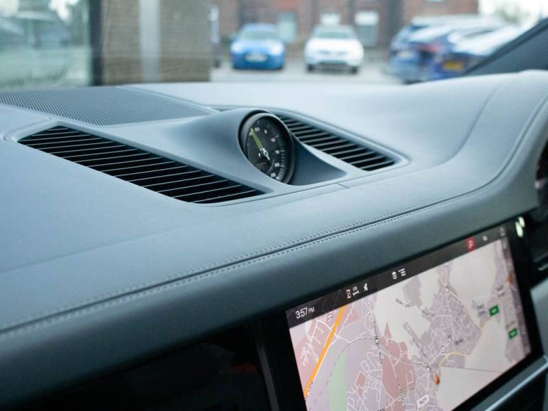 Porsche Cayenne   Registered:2020(70)