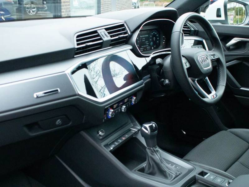 Audi Q3 Sportback   Registered:2022(22)