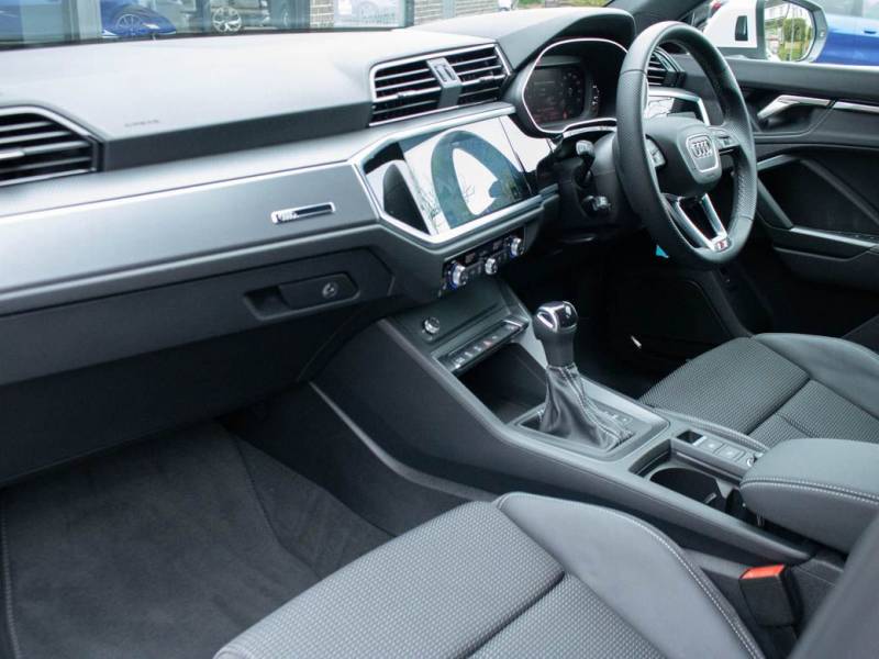 Audi Q3 Sportback   Registered:2022(22)