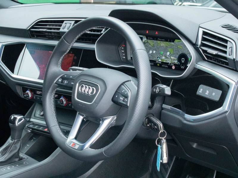 Audi Q3 Sportback   Registered:2022(22)