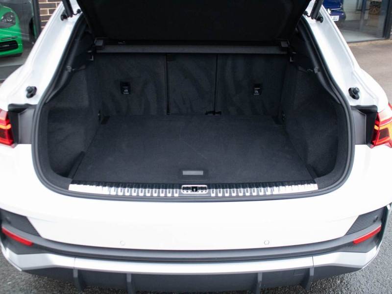 Audi Q3 Sportback   Registered:2022(22)