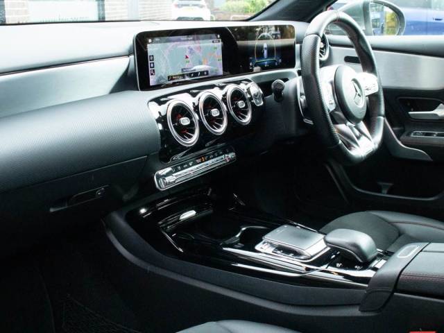 2019 Mercedes-Benz A Class 2.0 A35 AMG Executive Line 4MATIC DCT Auto 306ps