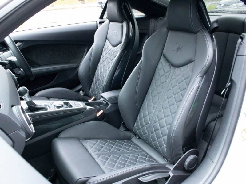 Audi TTS Coupe   Registered:2022(72)