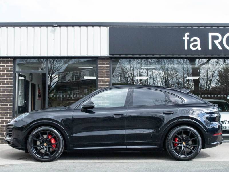 Porsche Cayenne   Registered:2020(70)