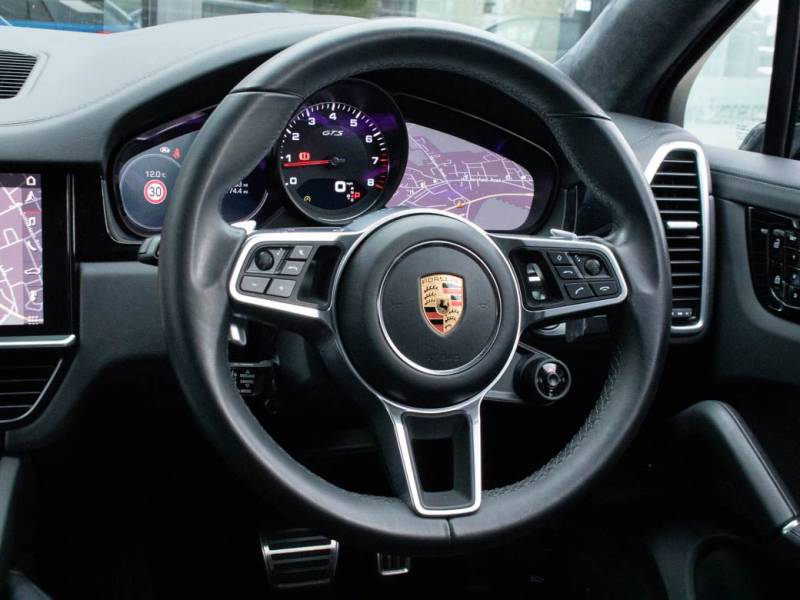 Porsche Cayenne   Registered:2020(70)