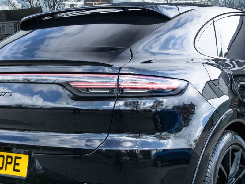 Porsche Cayenne   Registered:2020(70)